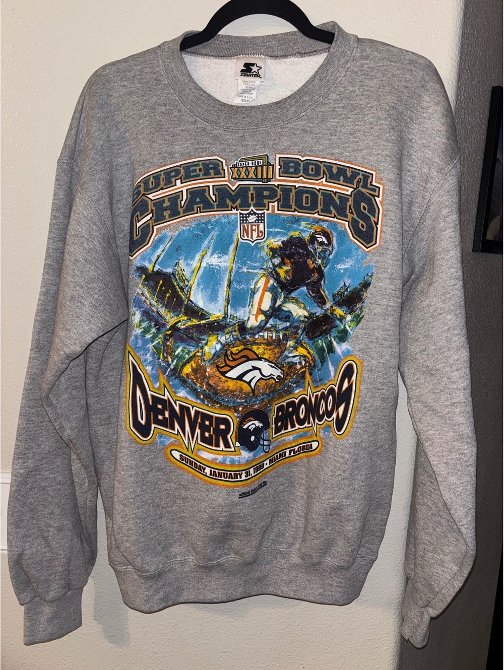 Vintage 1999 Starter Denver Broncos Super Bowl XXXIII Champions Sweatshirt Med